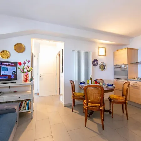 Apartment Charming Sunset With Pool Laveno-Mombello