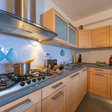 Apartment Charming Sunset With Pool Laveno-Mombello