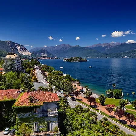 Charming Sunset With Pool Apartment Laveno-Mombello
